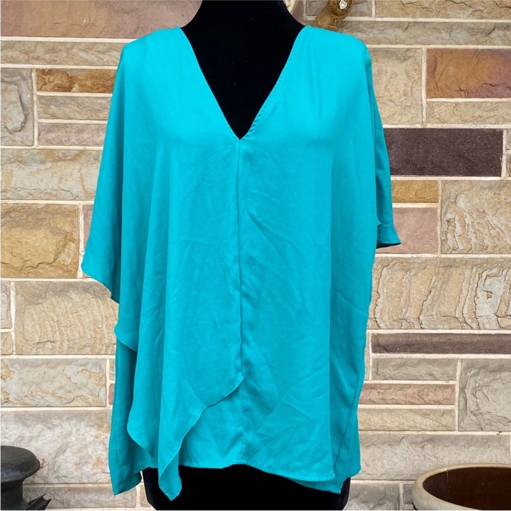 Worthington Plus Size V-Neck Top‎